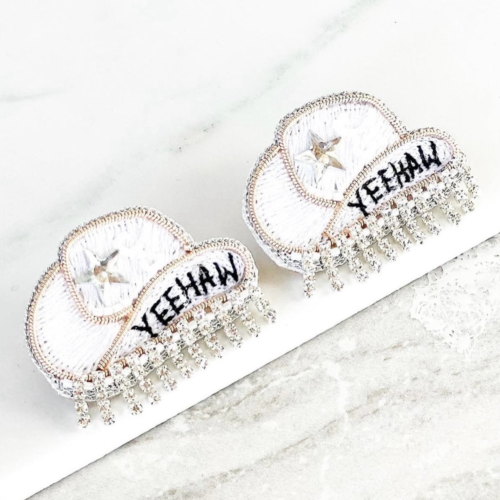 Designer Cowboy Hat Earrings, Dos Femmes